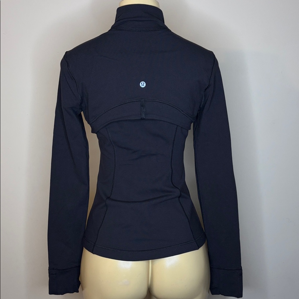 Lululemon Women's Thumbholes Black Jacket Size 6 - Picture 2 of 7
